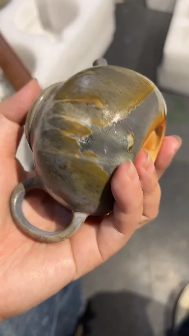 壶768号容量140-150ML中白泥 有取钉痕迹