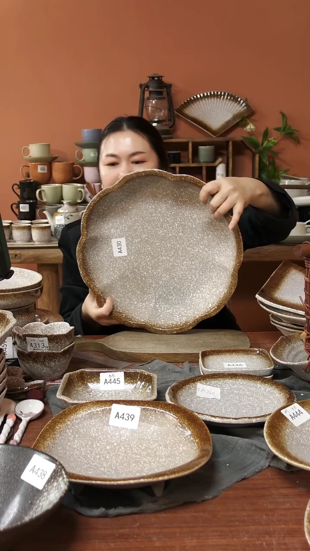 陶瓷A430 一只陶瓷粗陶花边35CM大盆可能微瑕