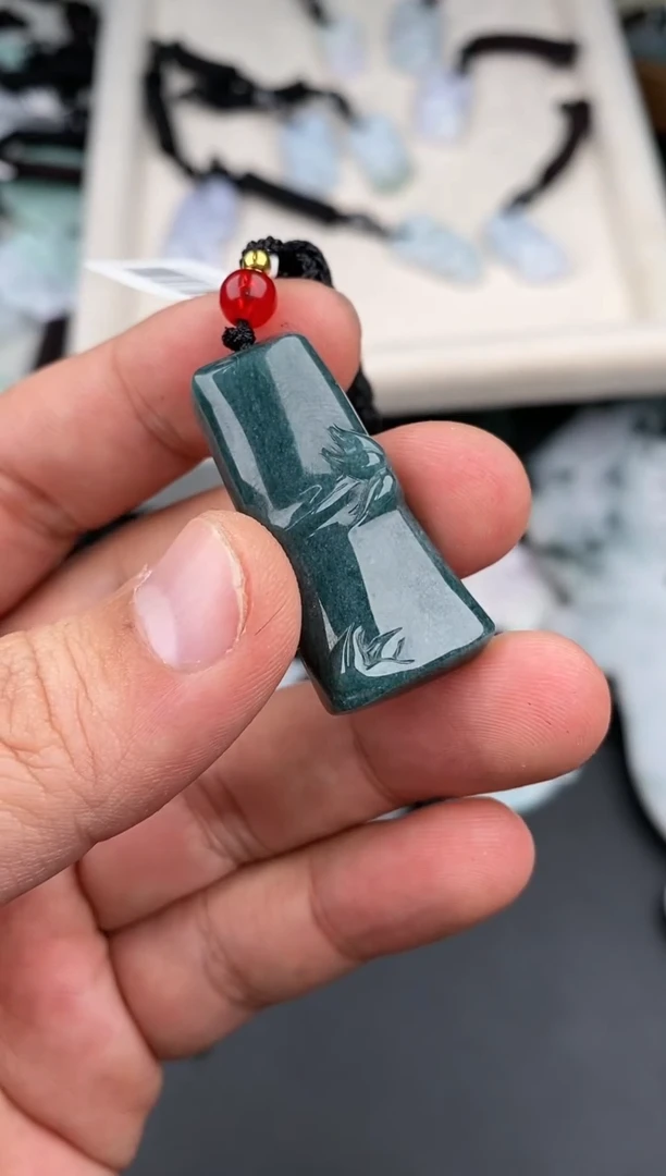 【闪购商品】翡翠颈饰未镶嵌  天然翡翠，一物一图