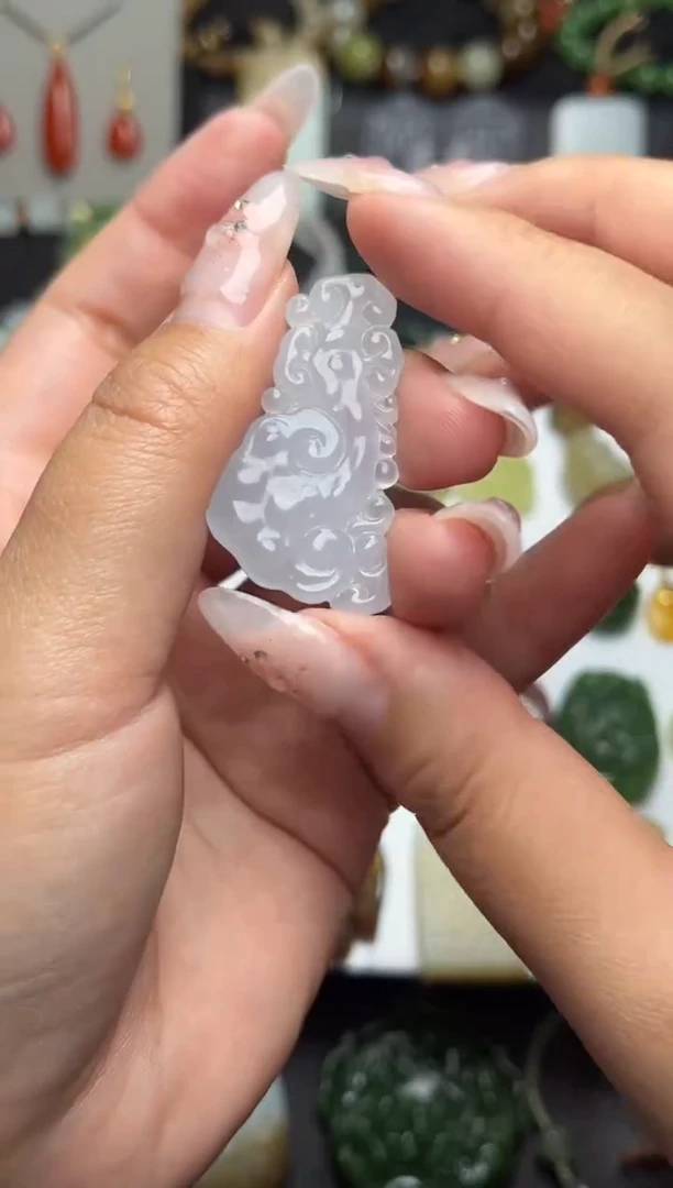 颈饰未镶嵌翡翠如意