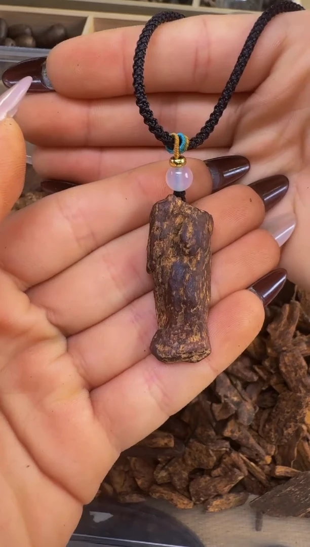 【闪购商品】沉香吊坠越南惠安红土