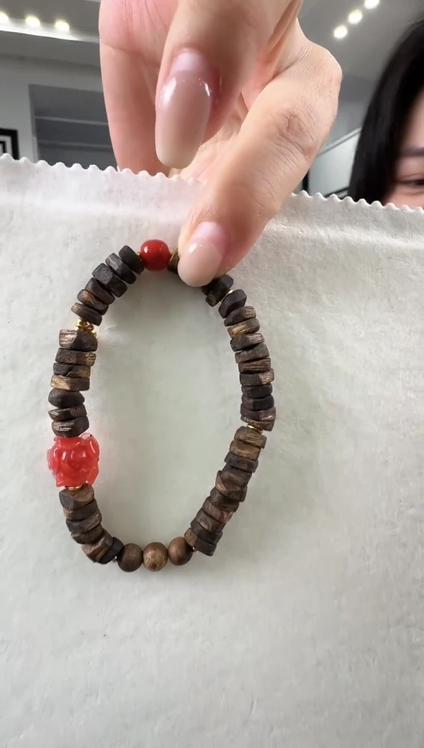 沉香手串精致的手串