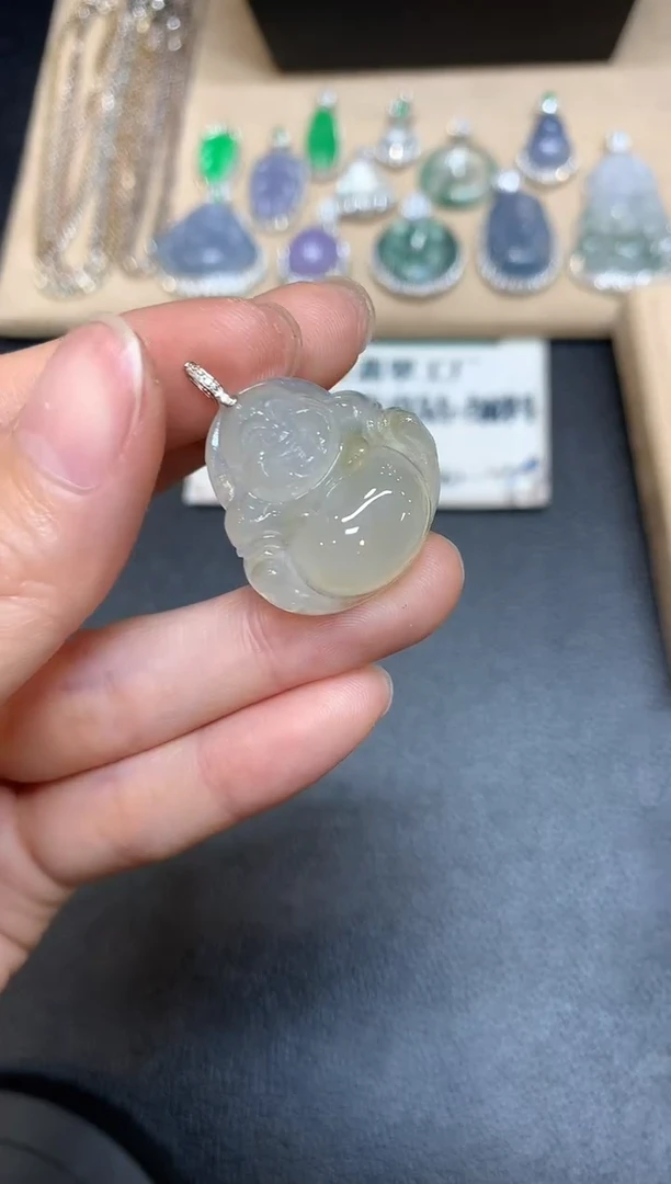 【闪购商品】翡翠颈饰18K金镶嵌佛公【无服务费