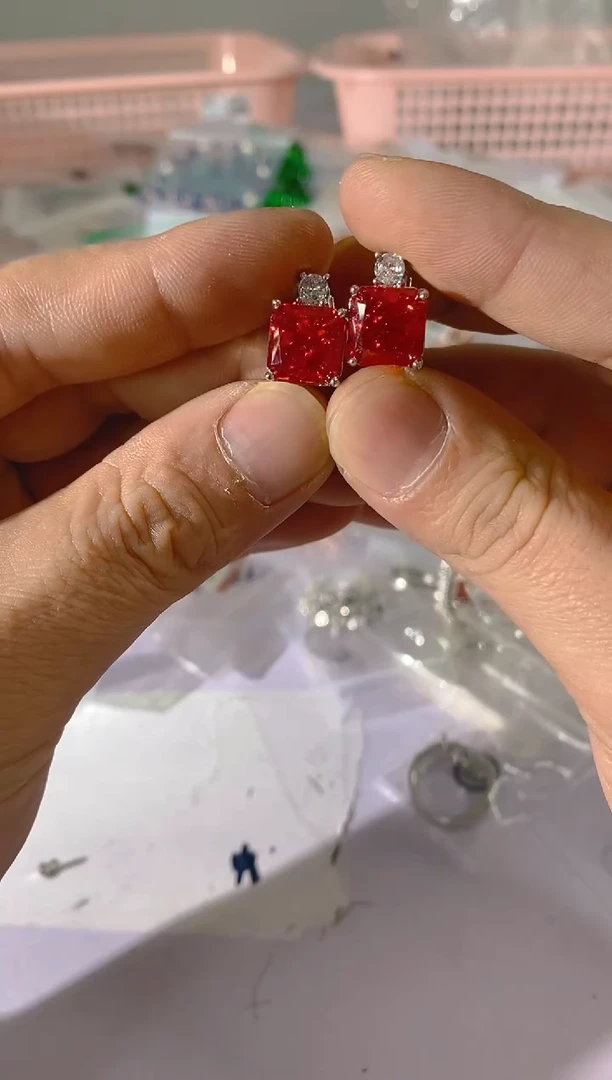 【闪购商品】水晶颈饰银S925镶嵌X373红宝，蓝宝，多样性发一件赠链