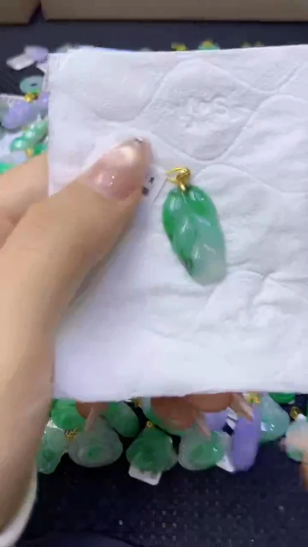 颈饰未镶嵌翡翠天然缅甸翡翠A货