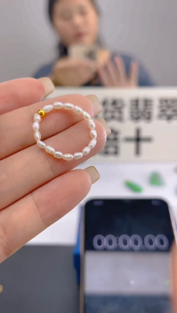 颈饰足金镶嵌翡翠