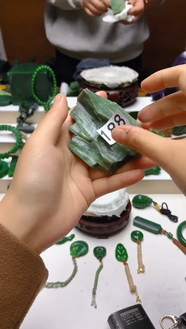 未镶嵌和田玉珠宝半成品1