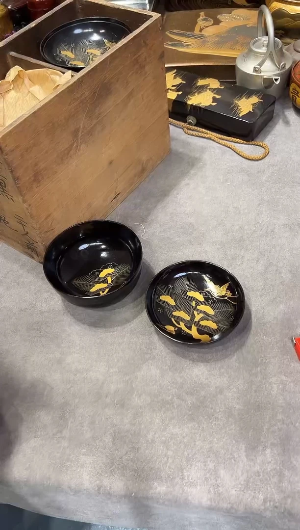 内高肉金莳绘 盖碗两只