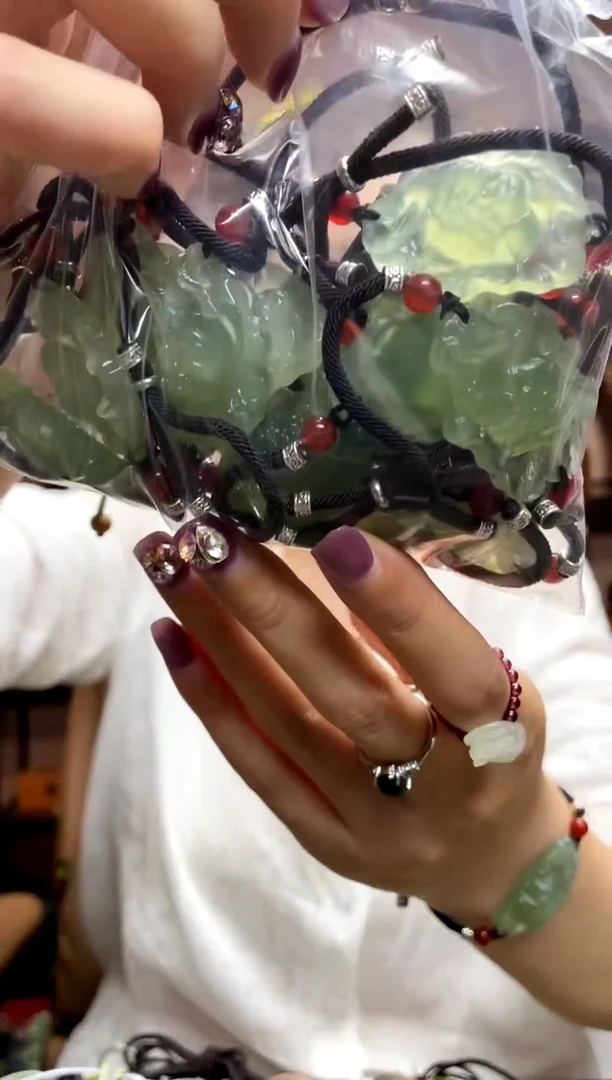 岫玉未镶嵌手牌多样性发货其中发一