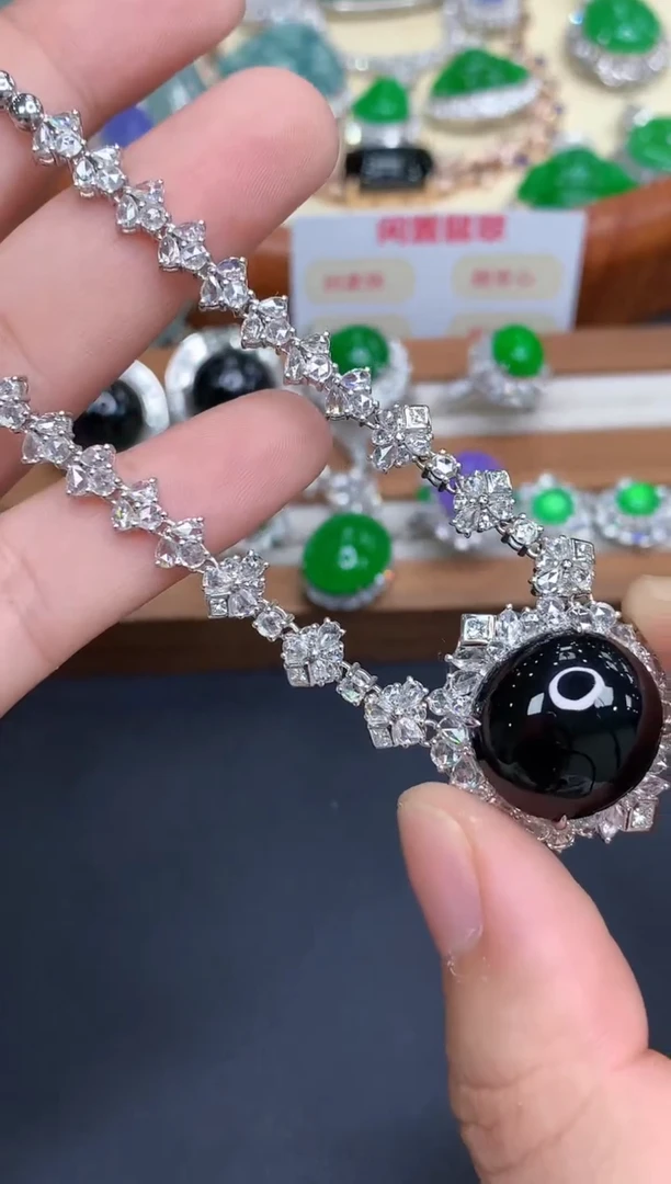 颈饰18K金镶嵌翡翠736-中国好珍宝