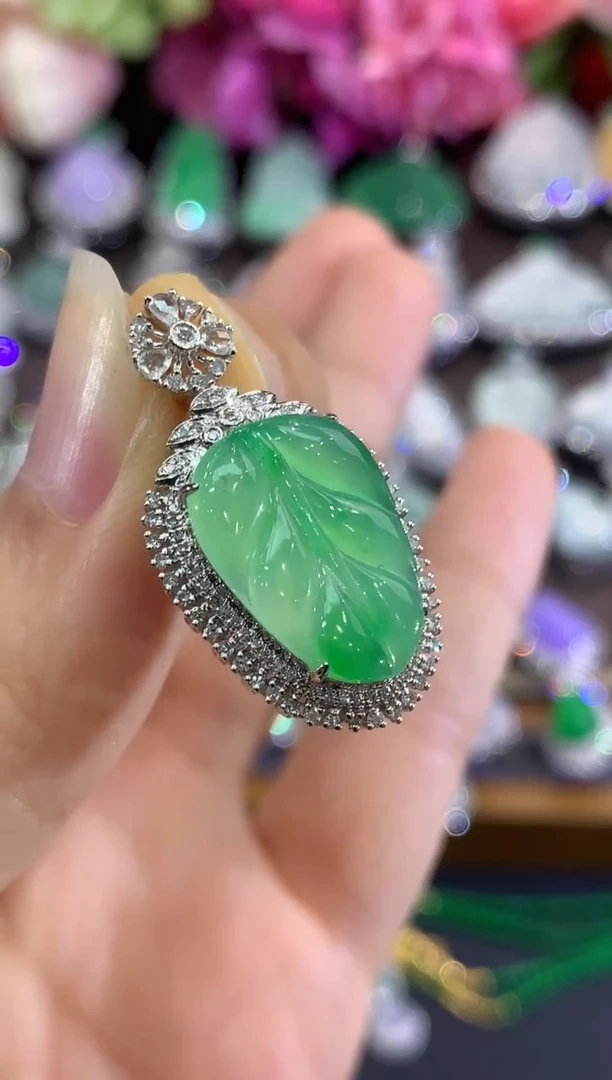 吊坠(不含链)18K金镶嵌翡翠C89