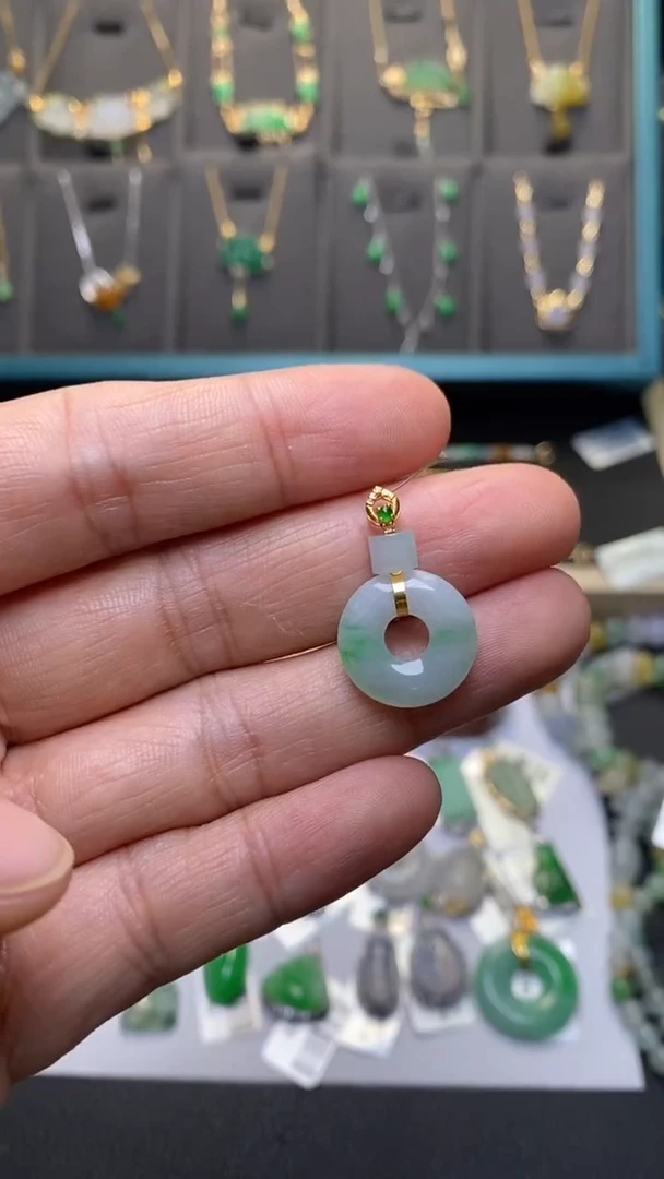 颈饰18K金镶嵌翡翠净货34139
