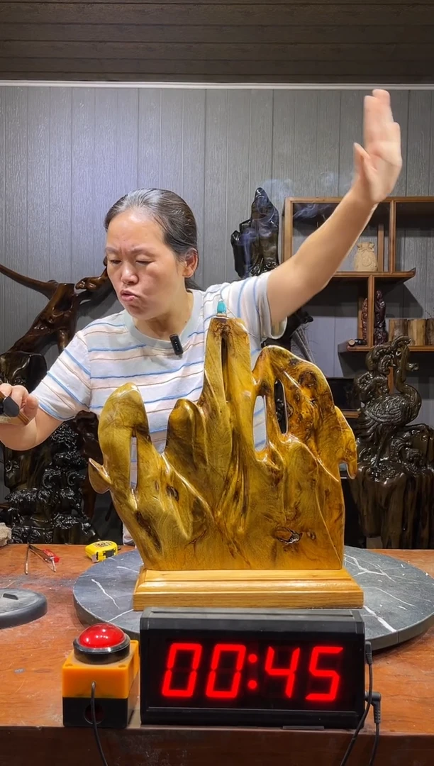 金丝楠人**梦倒流香摆件