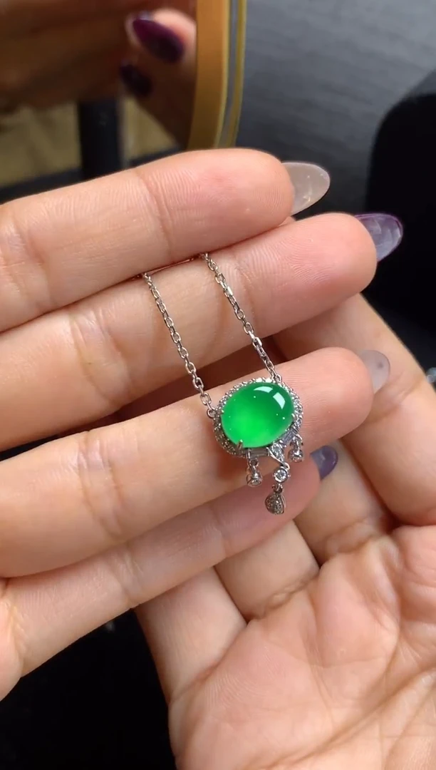 颈饰18K金镶嵌翡翠翡翠吊坠（福利好价）