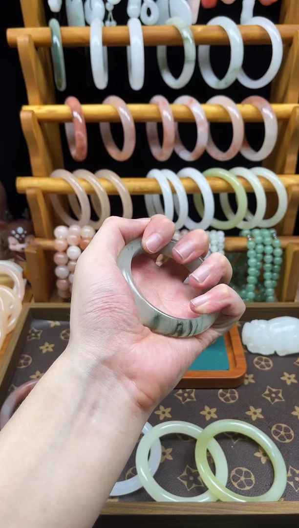 石英质玉手镯未镶嵌310