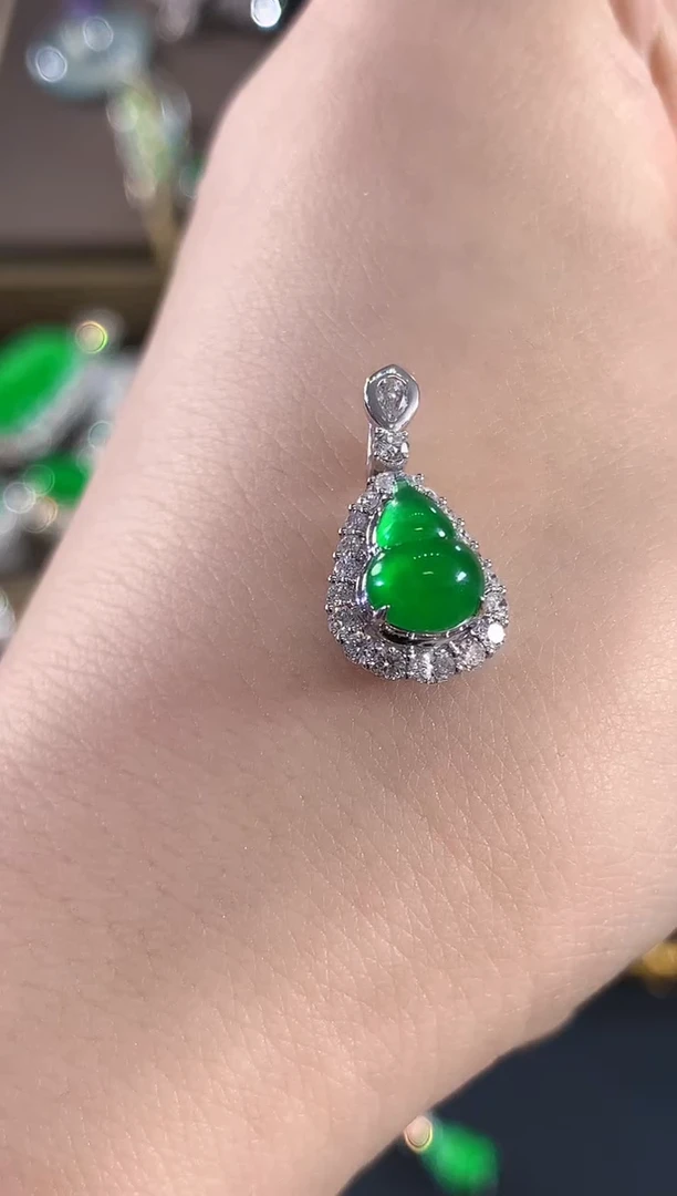 吊坠(不含链)18K金镶嵌翡翠C190