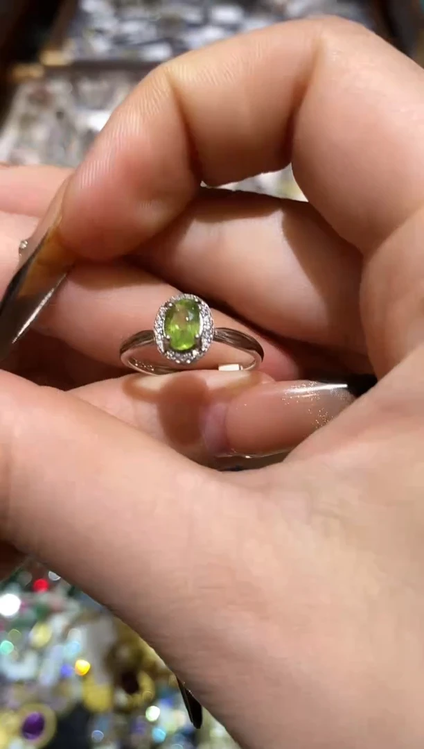 银S925镶嵌戒指橄榄石楚楚珠宝中古甄选不退换