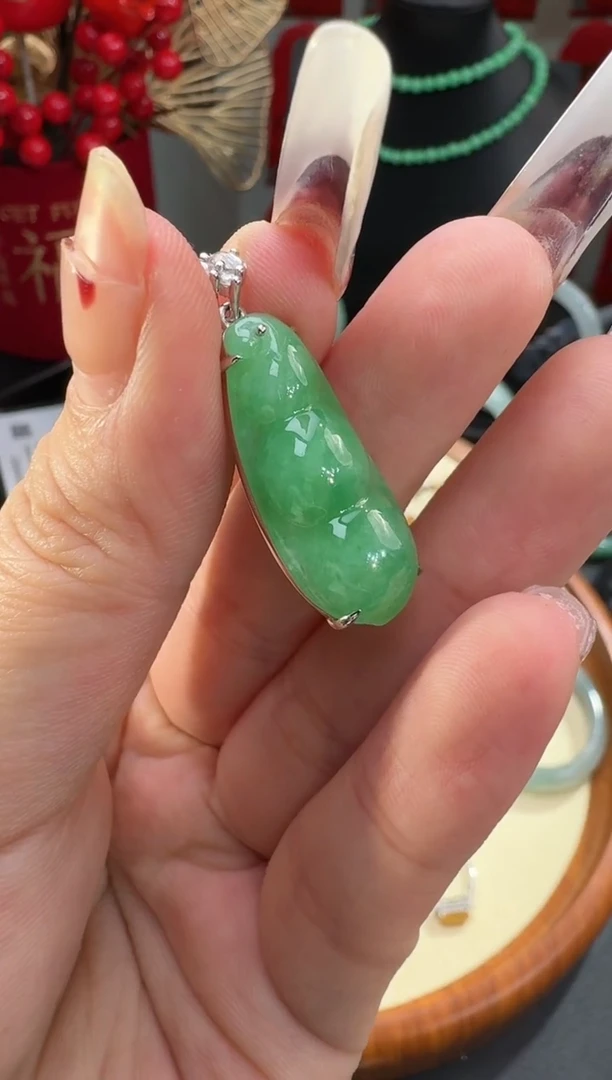 【闪购商品】翡翠颈饰18K金镶嵌挂件