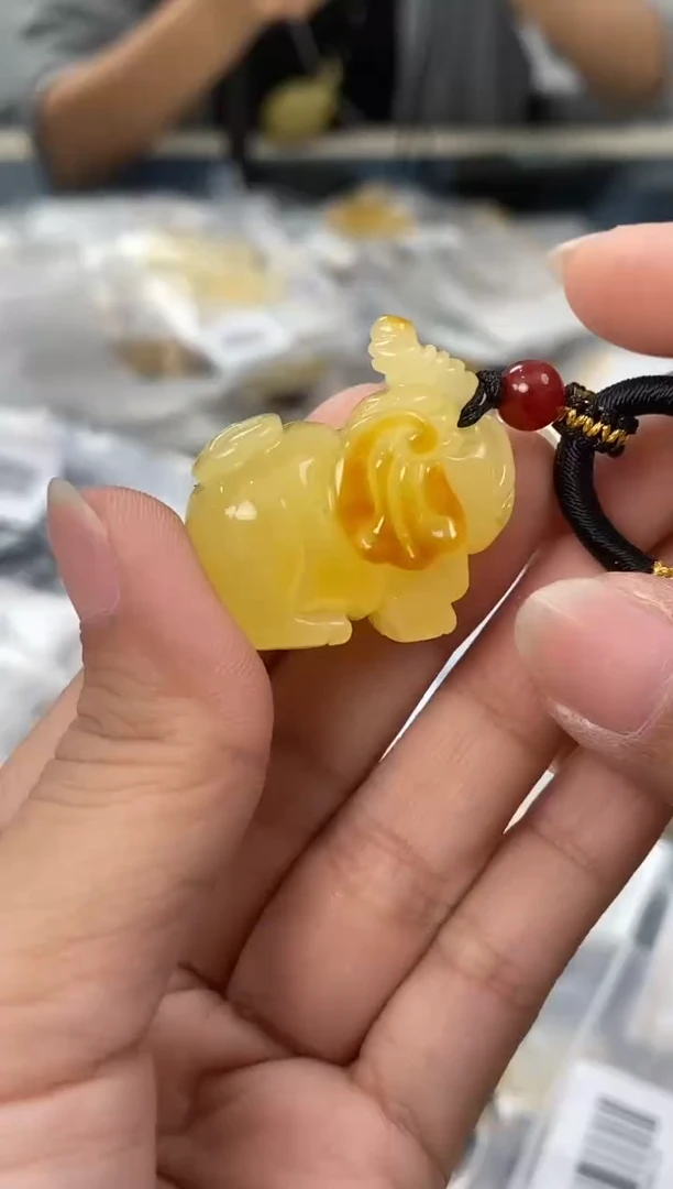 【闪购商品】琥珀裸石未镶嵌天然琥珀蜜蜡小象
