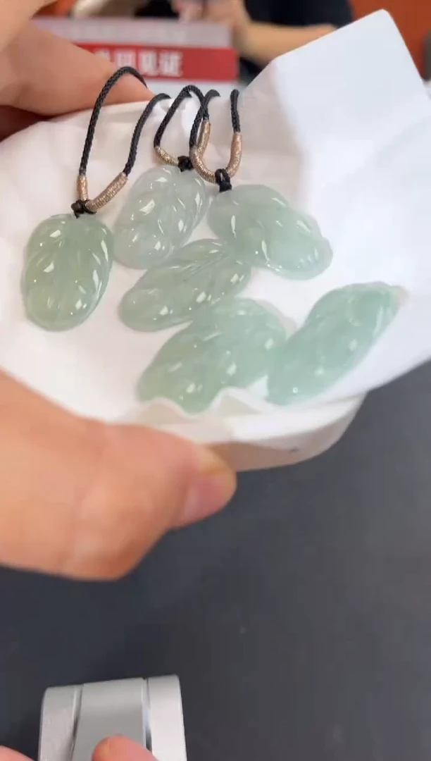 未镶嵌挂件翡翠边城刀客/34568720G/多样性发一/编绳发