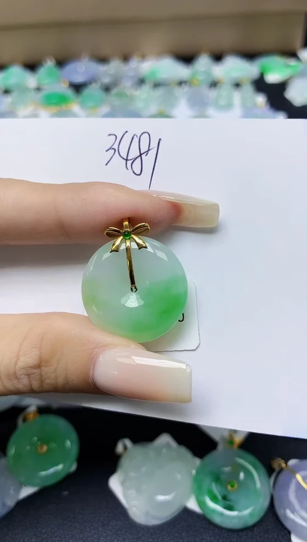 翡翠18K金镶嵌颈饰天然缅甸翡翠A货