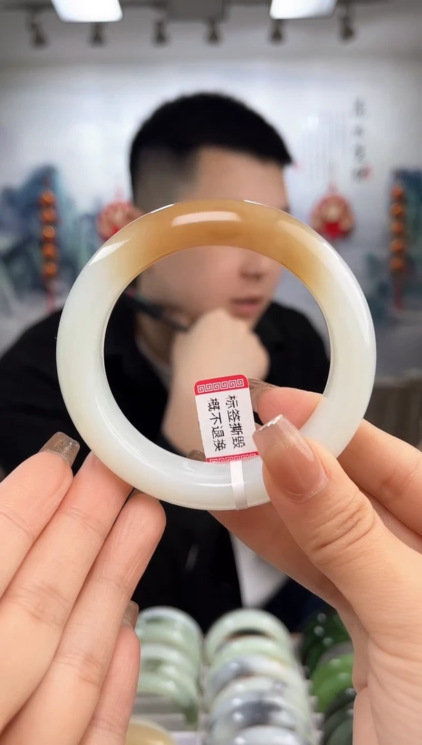 【闪购商品】和田玉手镯未镶嵌58圈口8659