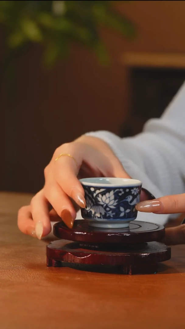 蓝底一鹭莲科小直口