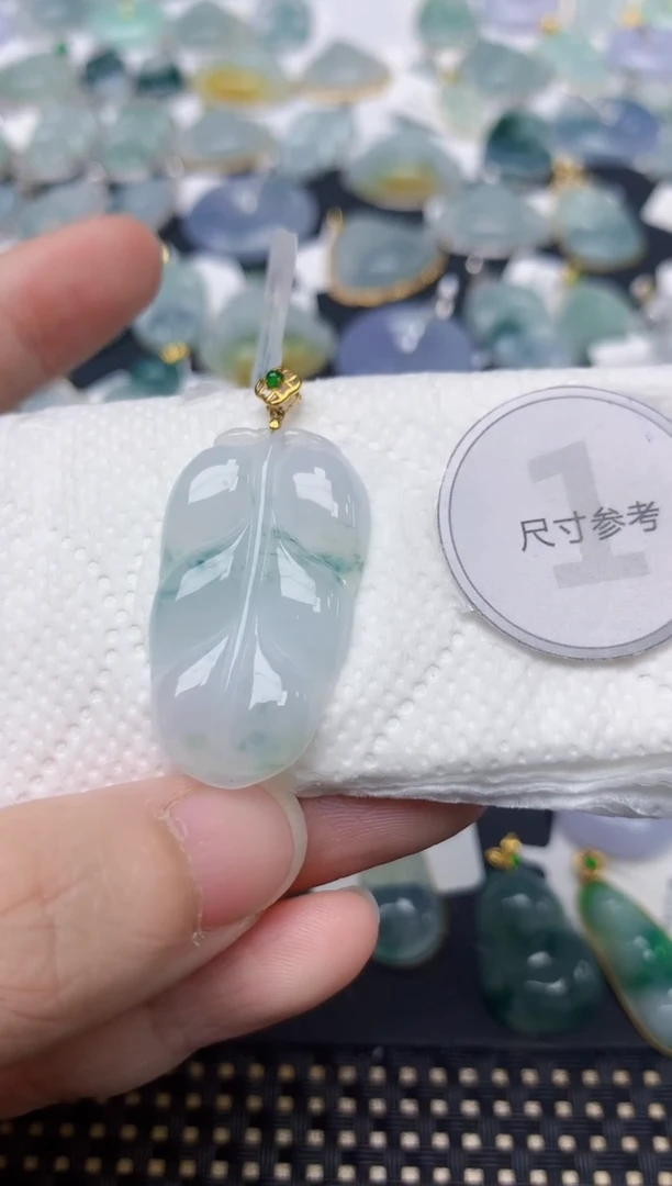 颈饰18K金镶嵌翡翠天然缅甸A货翡翠