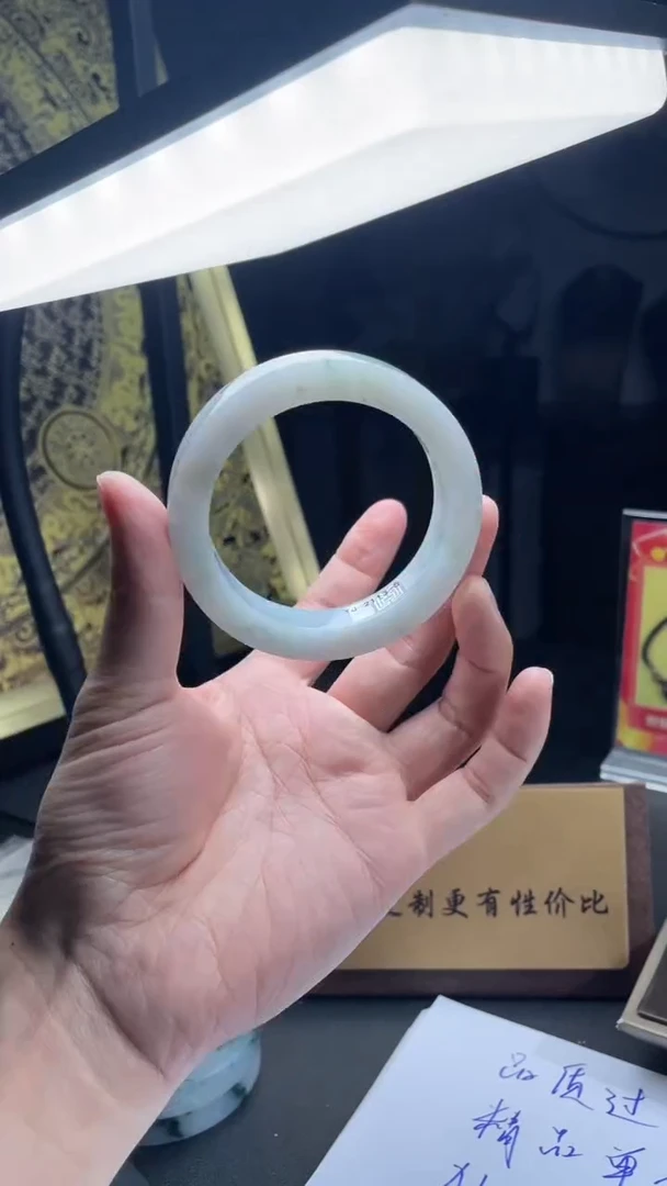 颈饰未镶嵌翡翠手镯3/发一件