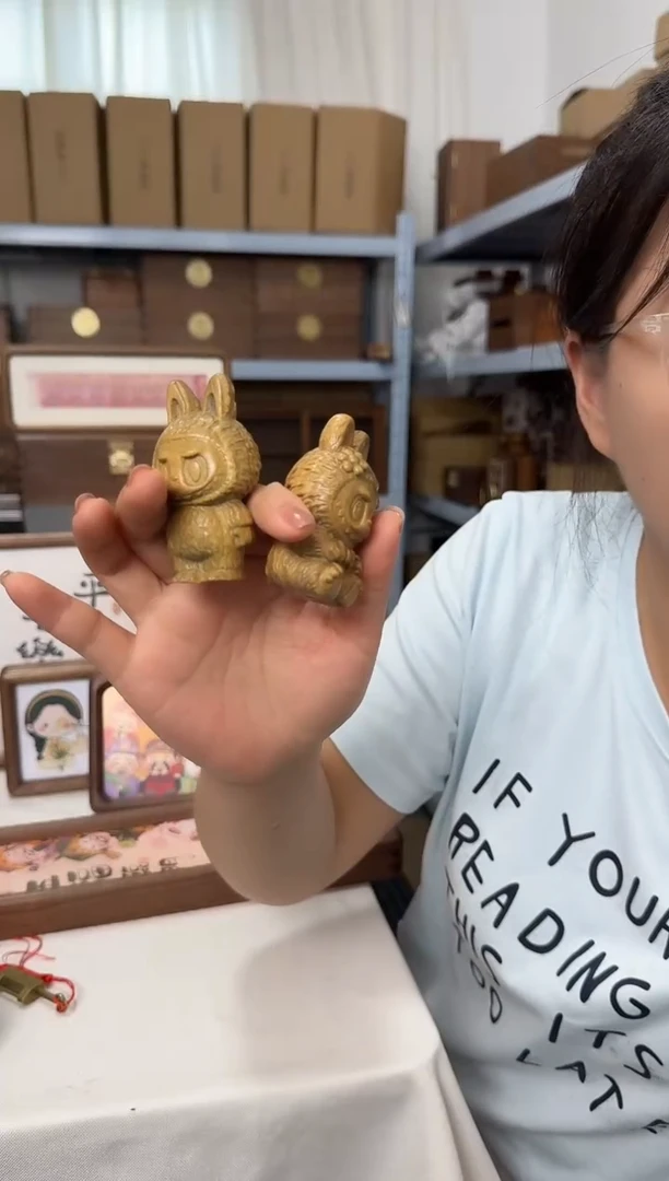 木拉布布绿檀木实木摆件坐着站着一对