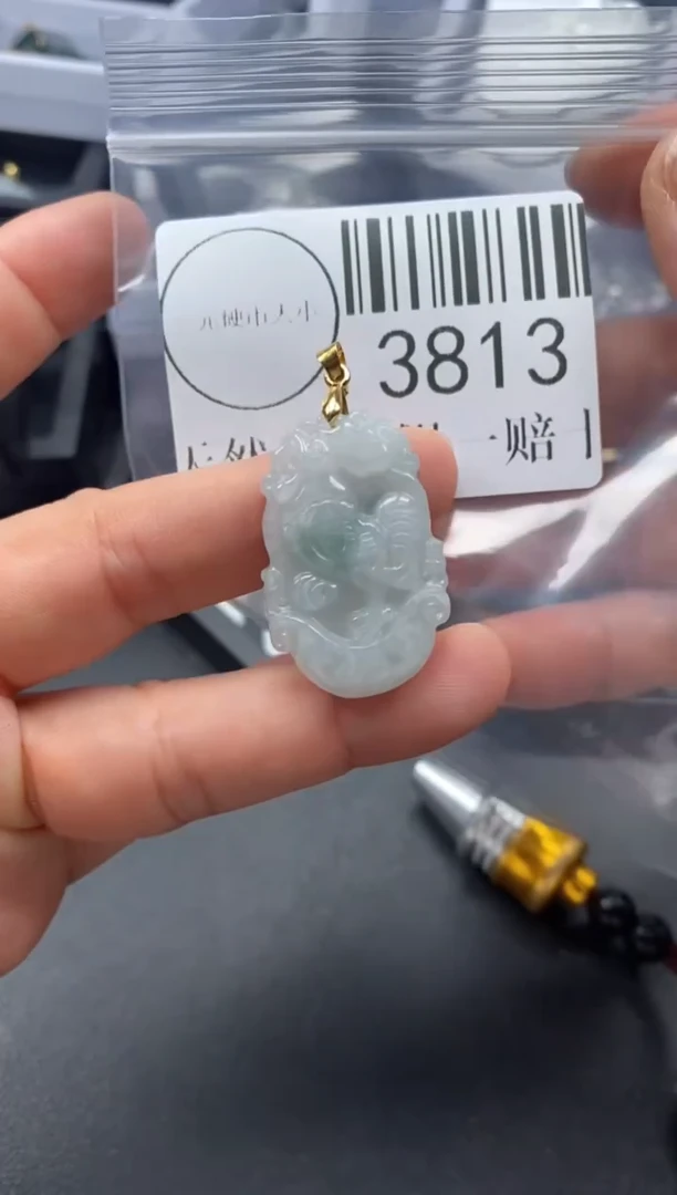 吊坠(不含链)未镶嵌翡翠3813