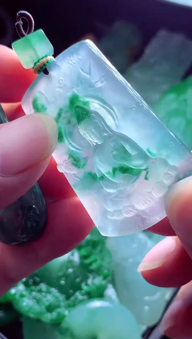 未镶嵌定制翡翠胡**?翡翠毛货定制