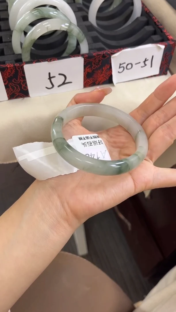 未镶嵌手镯石英质玉a146