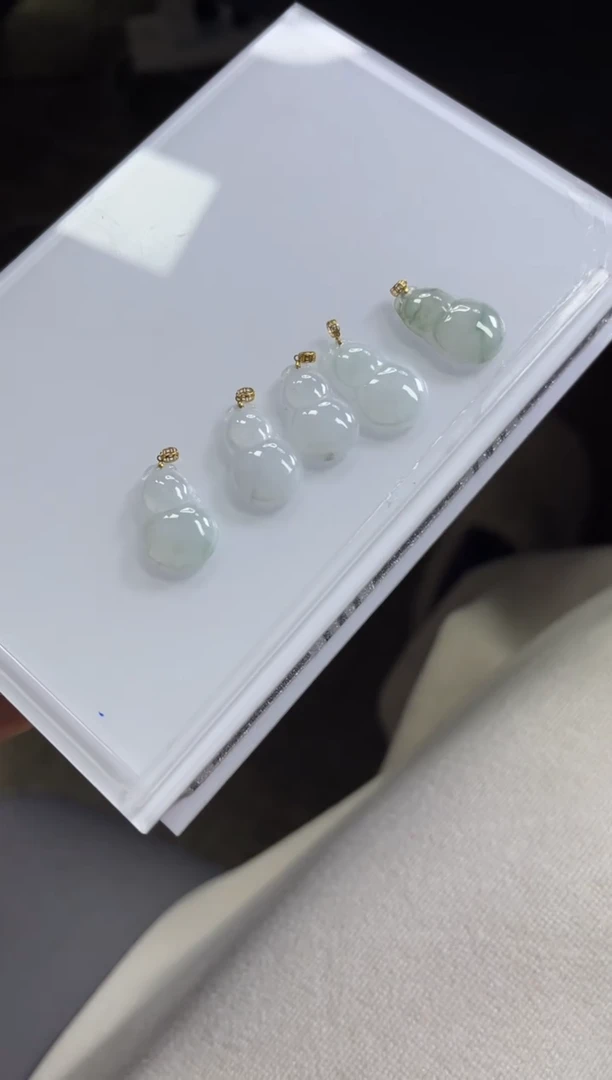 【闪购商品】翡翠颈饰18K金镶嵌B44多样性发一件/配绳子
