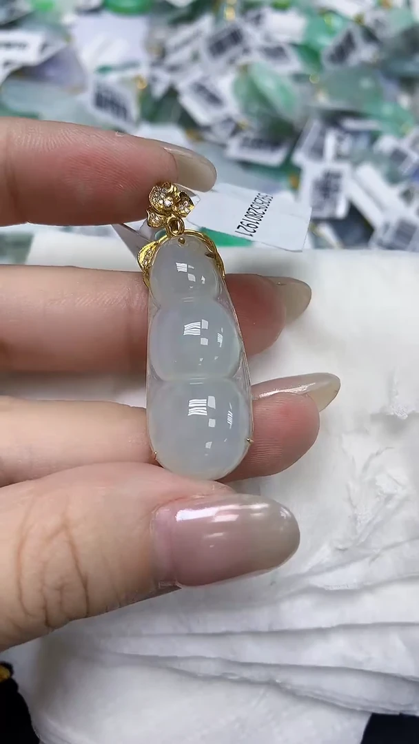 翡翠18K金镶嵌颈饰天然缅甸翡翠A货