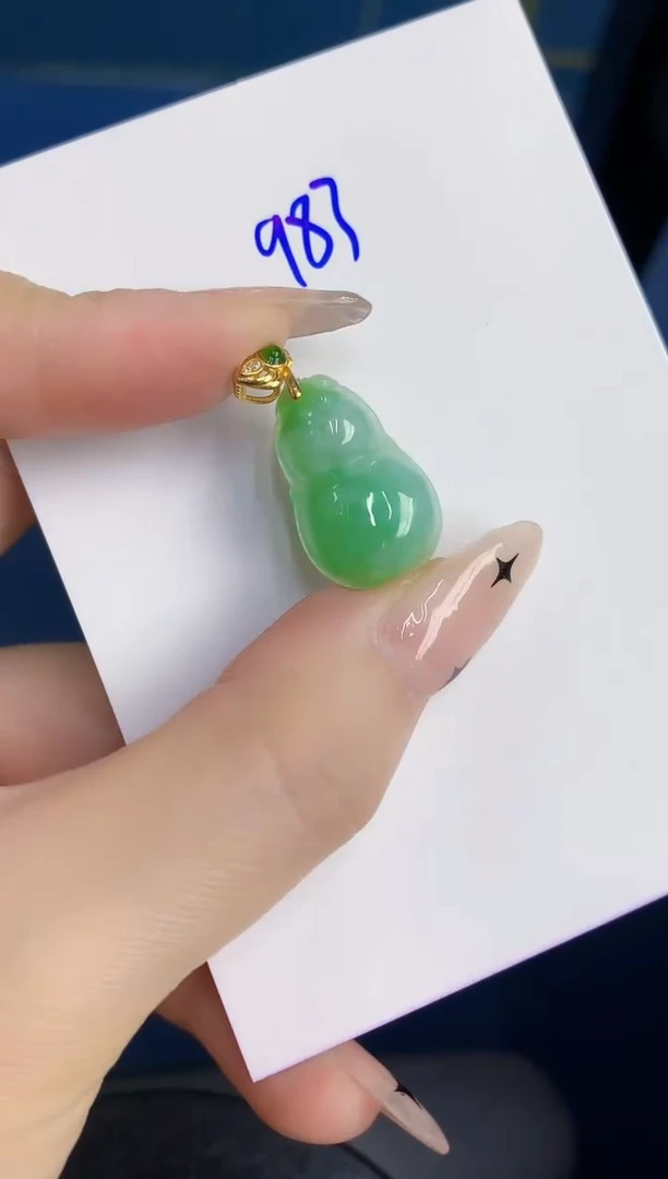 颈饰未镶嵌翡翠缅甸天然翡翠A货