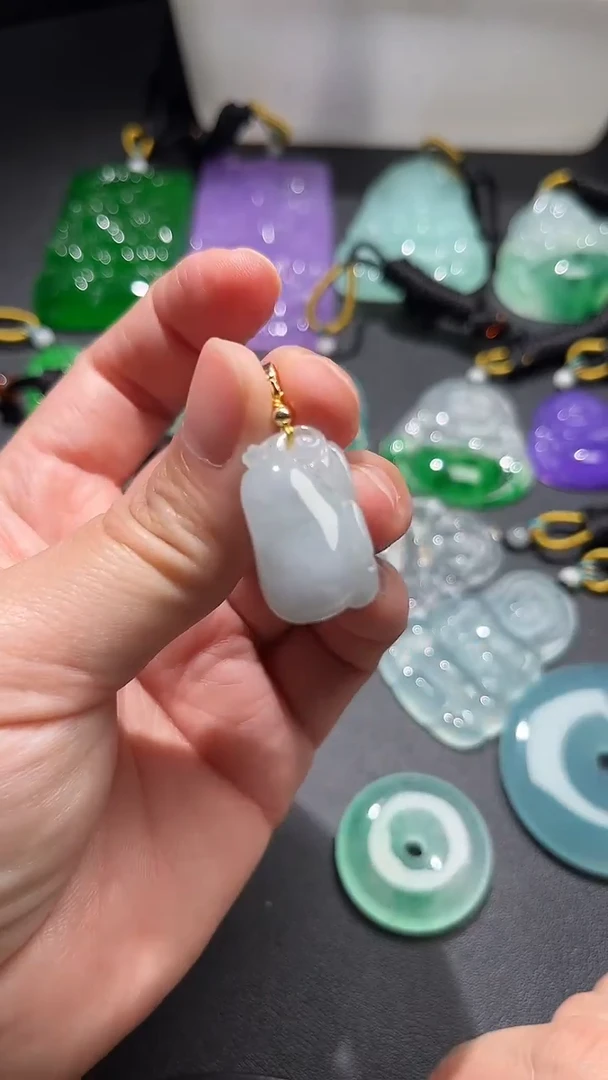 颈饰未镶嵌翡翠天然翡翠有纹裂介意勿拍