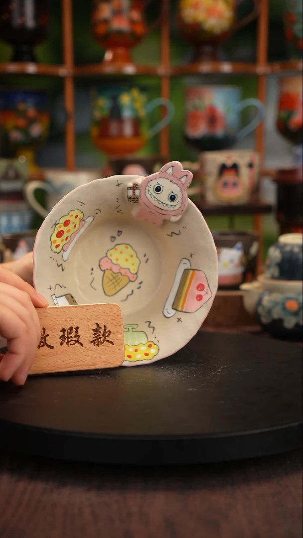 五彩手绘陶瓷拉布布碗微瑕