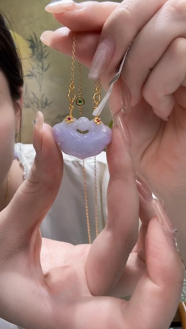 翡翠未镶嵌颈饰吊坠