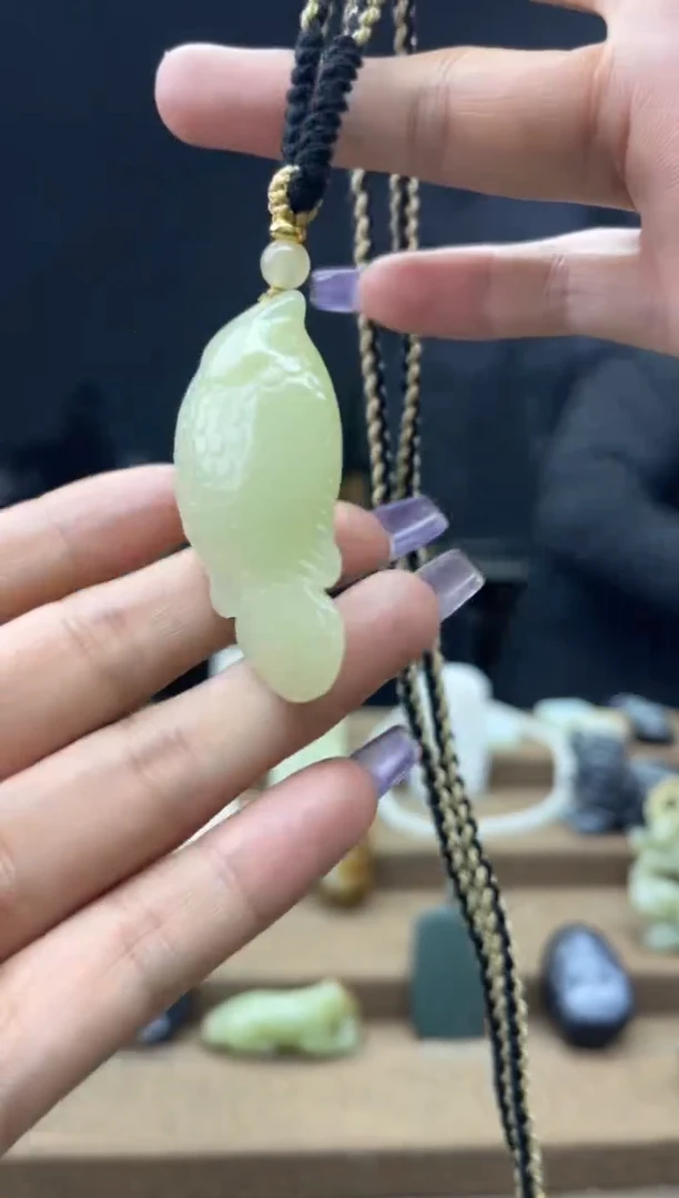 颈饰未镶嵌和田玉1