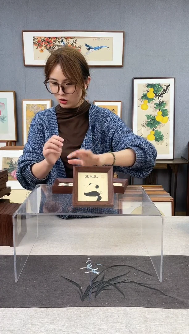 【闪购商品】国画5寸-小摆台作品-莫生气熊猫