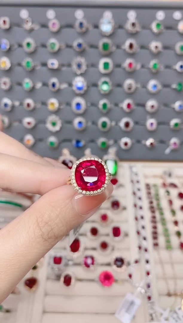 碧玺戒指18K金镶嵌碧玺.