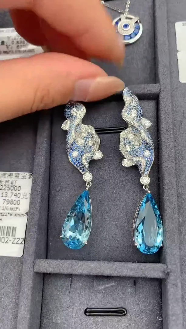 【闪购商品】海蓝宝石耳坠18K金镶嵌13.7ct海蓝宝耳钉