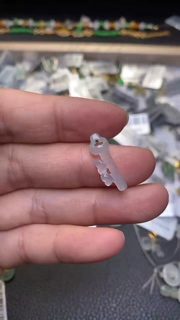 颈饰未镶嵌翡翠净货1145