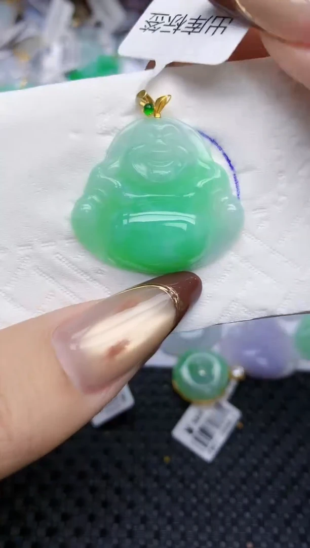 颈饰18K金镶嵌翡翠25   天然翡翠A货  百元以上9米证书费自理