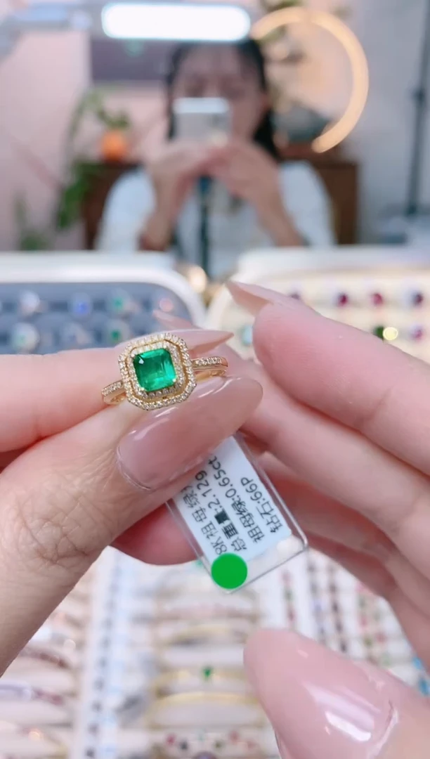 【闪购商品】祖母绿18K金戒指18K金镶嵌1