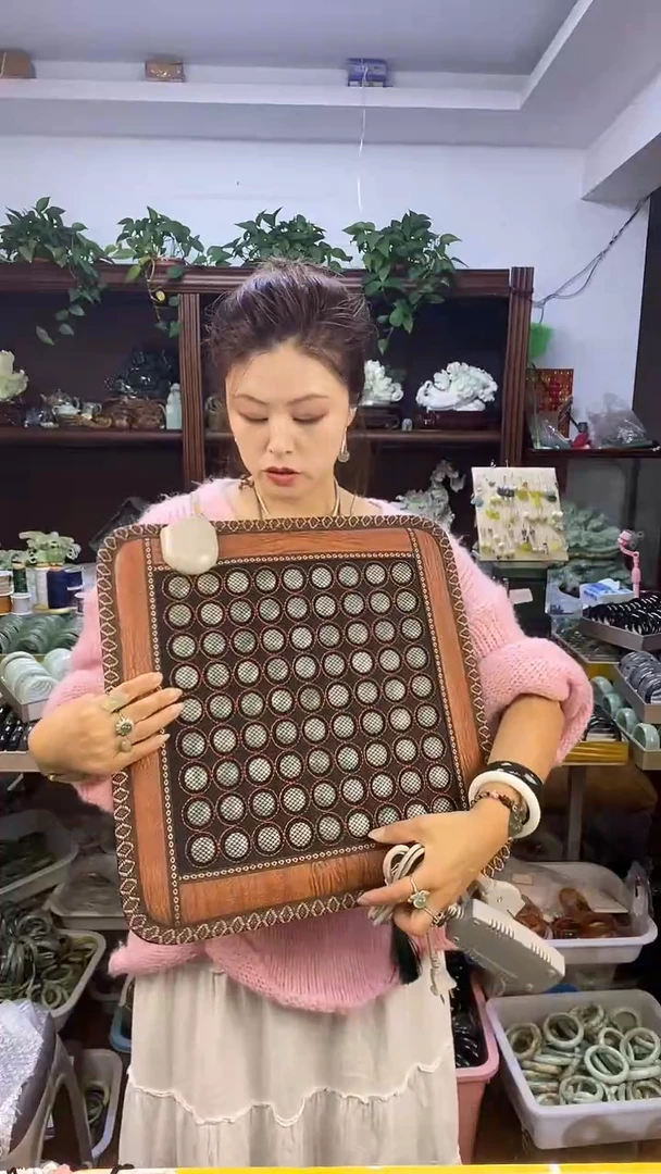 未镶嵌蛇纹石玉坐垫多样性发货其中之一