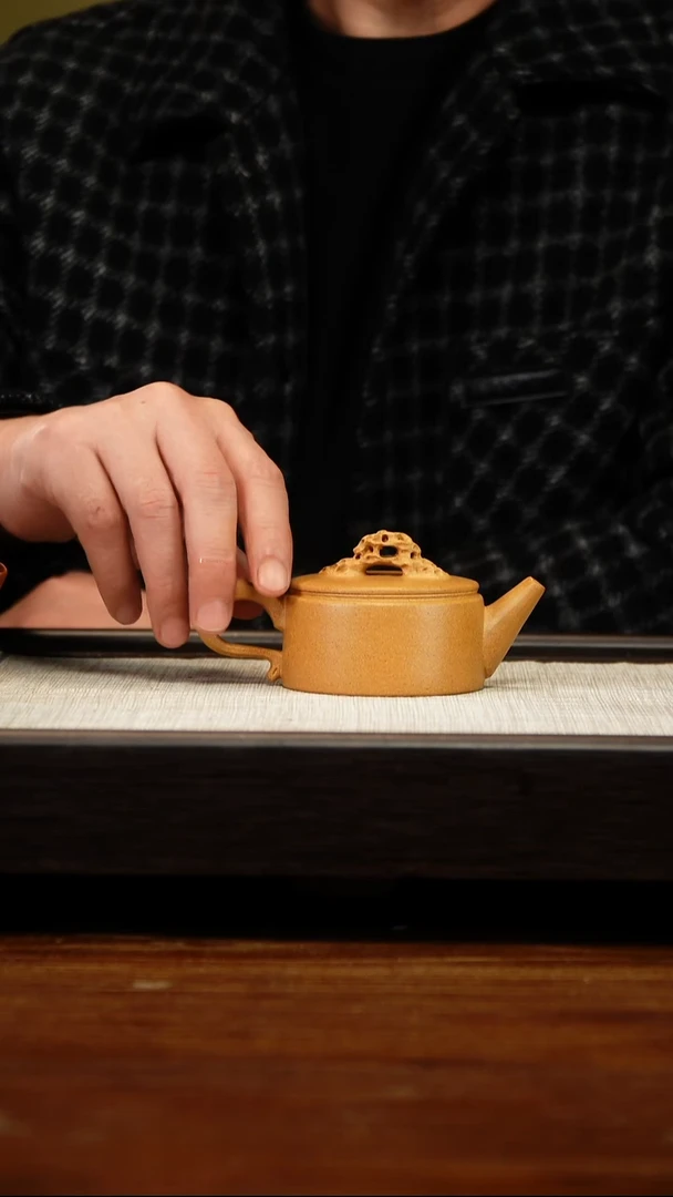 茶壶紫砂黄金段天际