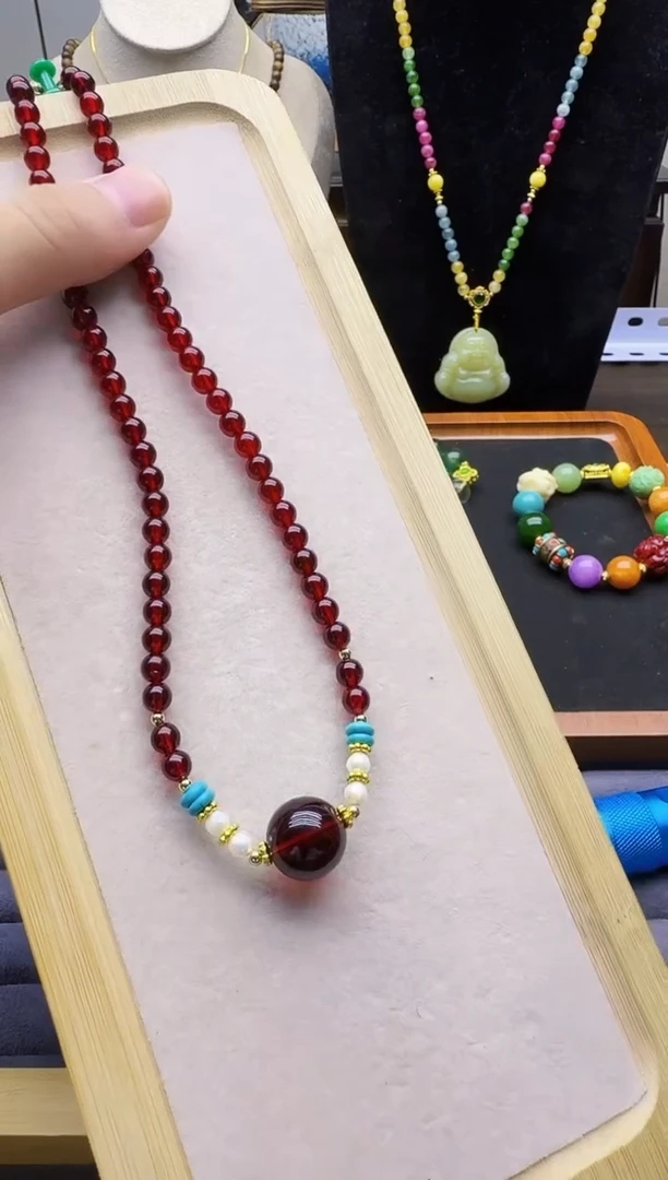 14K金镶嵌颈饰血珀X114