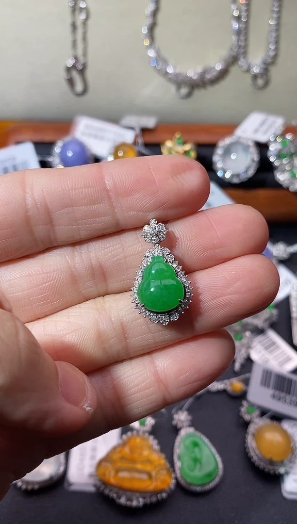 【闪购商品】翡翠吊坠(不含链)18K金镶嵌吊坠